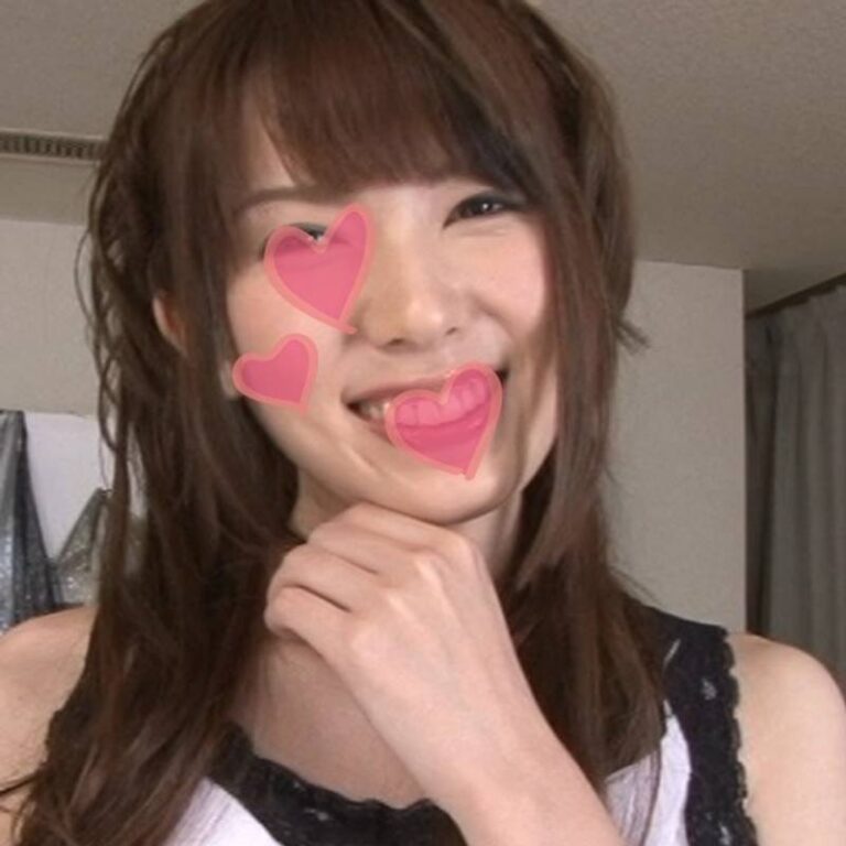 【**無修正】現●超人気セクシーモデルの動画**！人気モデルのオ〇コ結合シーン必見！生中出し顔射3P潮吹きボリューム満点ヌキ度200%【本編と特典を併せて濃縮1時間14分】