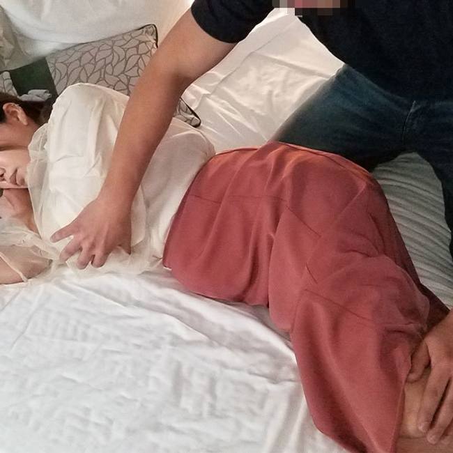 借金をいいことに人妻をAV経験ある男性を連れていき、３Pハメ撮りを個撮しました。かなり激しいのが撮れました。