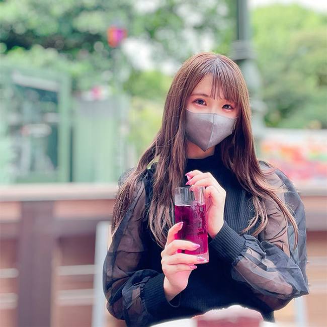 【顔出し】【無修正】笑顔の可愛い元地下アイドル**JDとカフェデートの後ホテルへ連れ込み中出し