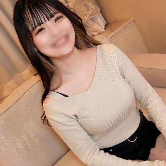 天使のような可愛い笑顔、ゆみちゃんとのハメ撮り！ピチピチお肌にマシュマロおっぱい、フサフサ天然剛毛たまらなくエロい！ごっくん一回、中出し二回の豪華3本立て！特典高画質版