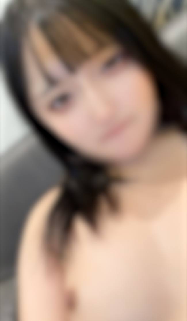 草むらで青●！明るくてノリが良い　膣奥突かれて喘ぎまくりのイキまくり！「あぁ～～っっ！！いぐっ！いぐぅ！！♥♥」中出し２連発！膣奥ガン突き連続中出し