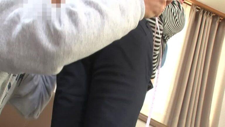 【個撮】地味系専業主婦は昼間でもSEXがしたい！？ 他人棒でも関係無しにフェラし、生ハメで理性崩壊絶