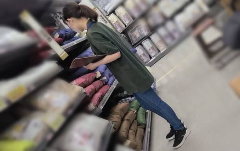 【個人】新婚スレンダー地方妻、旦那に言えない債務から逃れられず、職場で***るも飽き足りず自宅で汚される。